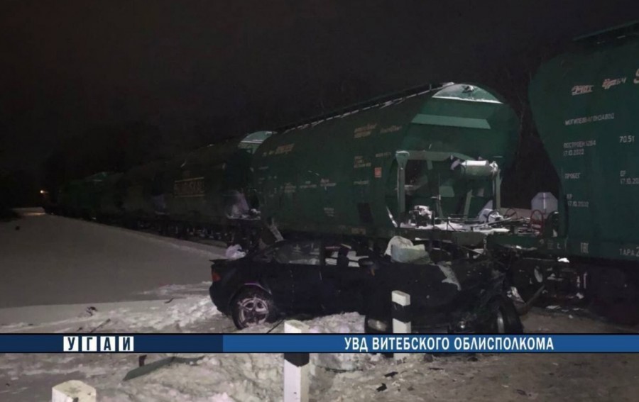 Смертельное ДТП в Оршанском районе: легковушка столкнулась с грузовым поездом