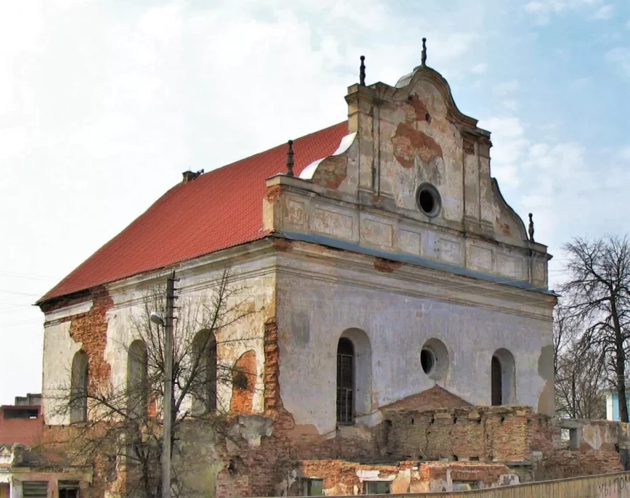 Слонимскую синагогу XVII века продали чуть больше чем за одну базовую