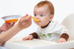 Бесплатное питание детям до двух лет: кому положено и как получить? Узнали