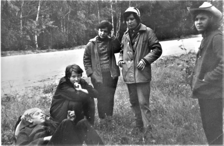 Поход, 1971 год. Одноклассники – Коля Ананич, Валя Быкова, Рита Китина,Света Шабалина, Таня Самохина.