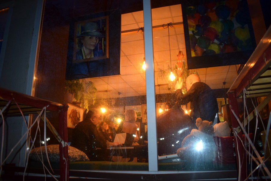 15.03.24, Бобруйск. Bobr city band на открытии обновленной художественной галереи в кафе «Сэр Эклер».