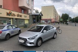 В Бобруйске водитель при движении задним ходом сбил велосипедиста. Нужны очевидцы