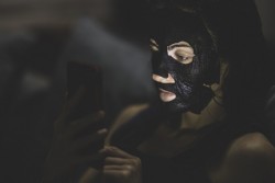 Вы точно используете маску для лица неправильно: типичные ошибки, которые допускают все