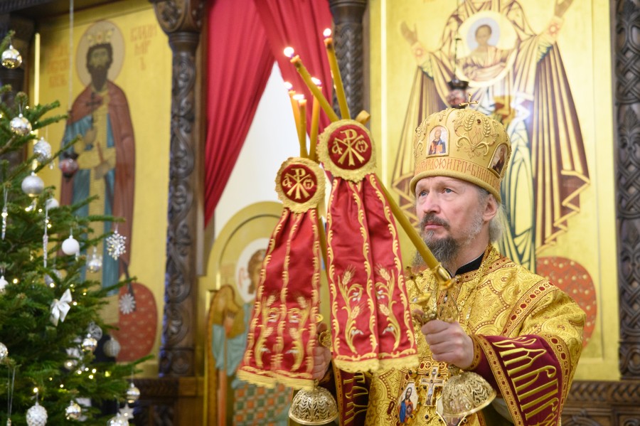 Патриарший экзарх всея Беларуси Вениамин возглавил Божественную литургию по случаю 20-летия Бобруйской епархии