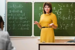 С 1 января в Беларуси ощутимо вырастут зарплаты учителей и преподавателей вузов