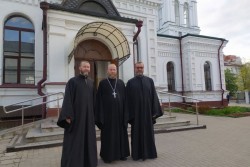 «Нет одного шаблона, по которому можно прийти к вере». Как три родных брата стали священнослужителями в Трехсвятительском соборе Могилева