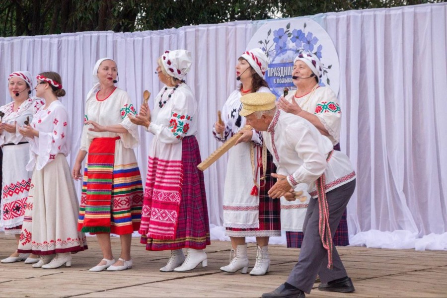 На праздниках артисты из ТЦСОН Ленинского района Могилева всегда радуют зрителей.