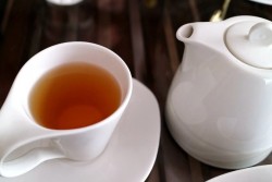 Врач рассказала об опасности чрезмерного употребления чая