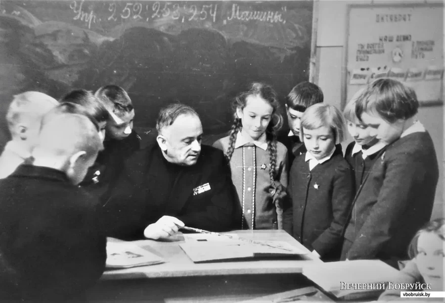 1970 год. Борис Борисович Фельдман и его марочные ученики.