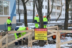 На улице 50 лет ВЛКСМ в Бобруйске будет новый тротуар. Ремонт уже идет