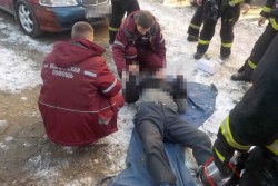 Поставил обед на газ и уснул. Бобруйский пенсионер надышался дымом и попал в больницу (видео)