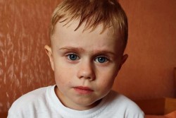 «Материнское спасибо каждому…». Мальчику из Могилева с редкой болезнью сделали спасительный укол почти за 3 миллиона долларов