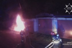В Бобруйске сгорел автомобиль. Владелец выполнял сварочные работы в гараже