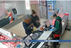 В Бобруйске мужчина украл у друга банковскую карту