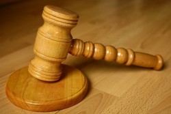 Житель Глусского района продал автомобиль, а денег за него так и не дождался. И обратился в суд