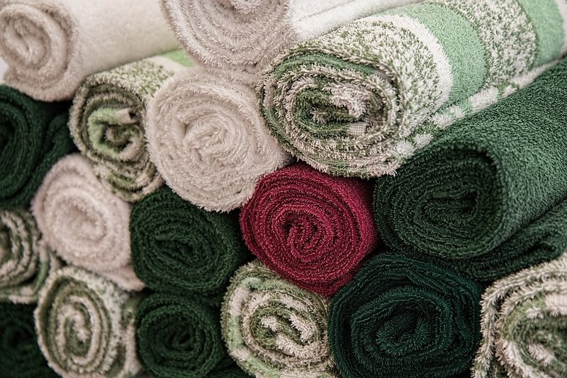 Как смягчить полотенца во время стирки: гениальный трюк