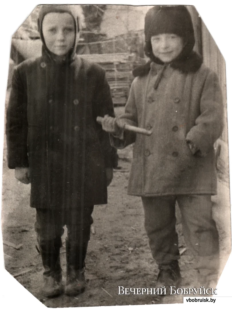 Бобруйск 1960-х. Друзья из района лесокомбината Саша Шкутов и Петя Тризна.